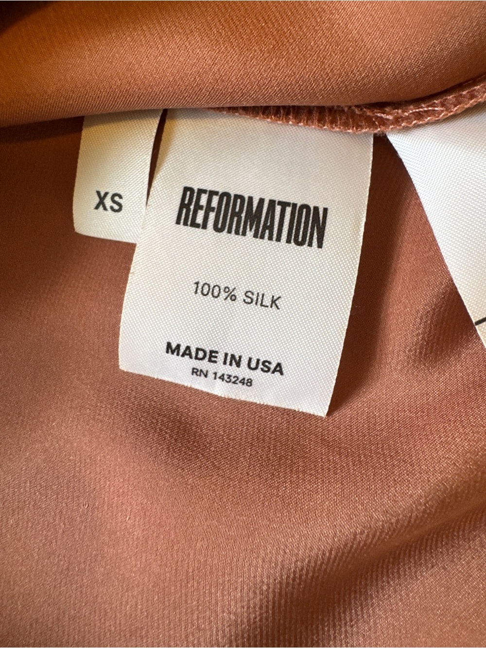 Reformation 100% Silk Pink Rust Button Up Top, XS (Many flaws see pics) - Picture 7 of 15